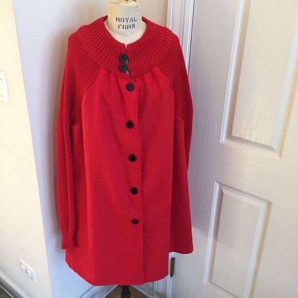 Red Cape Coat   - Picture 2 of 5